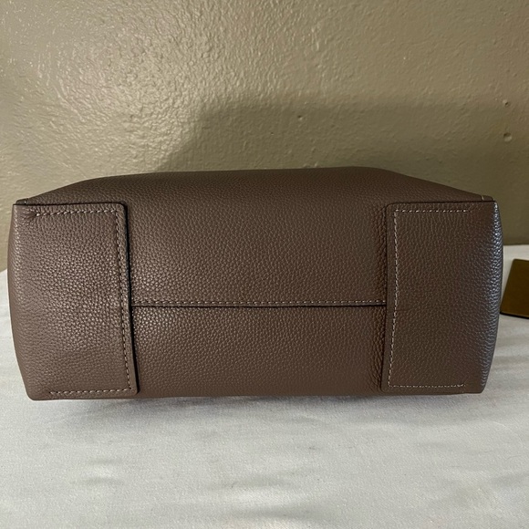 Tory Burch Carson Hobo Bag Silver Maple Pebbled Leather NWT Style 75421 - Picture 7 of 17